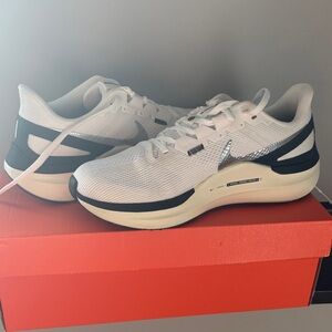 Nike White and Black Athletic Sneakers